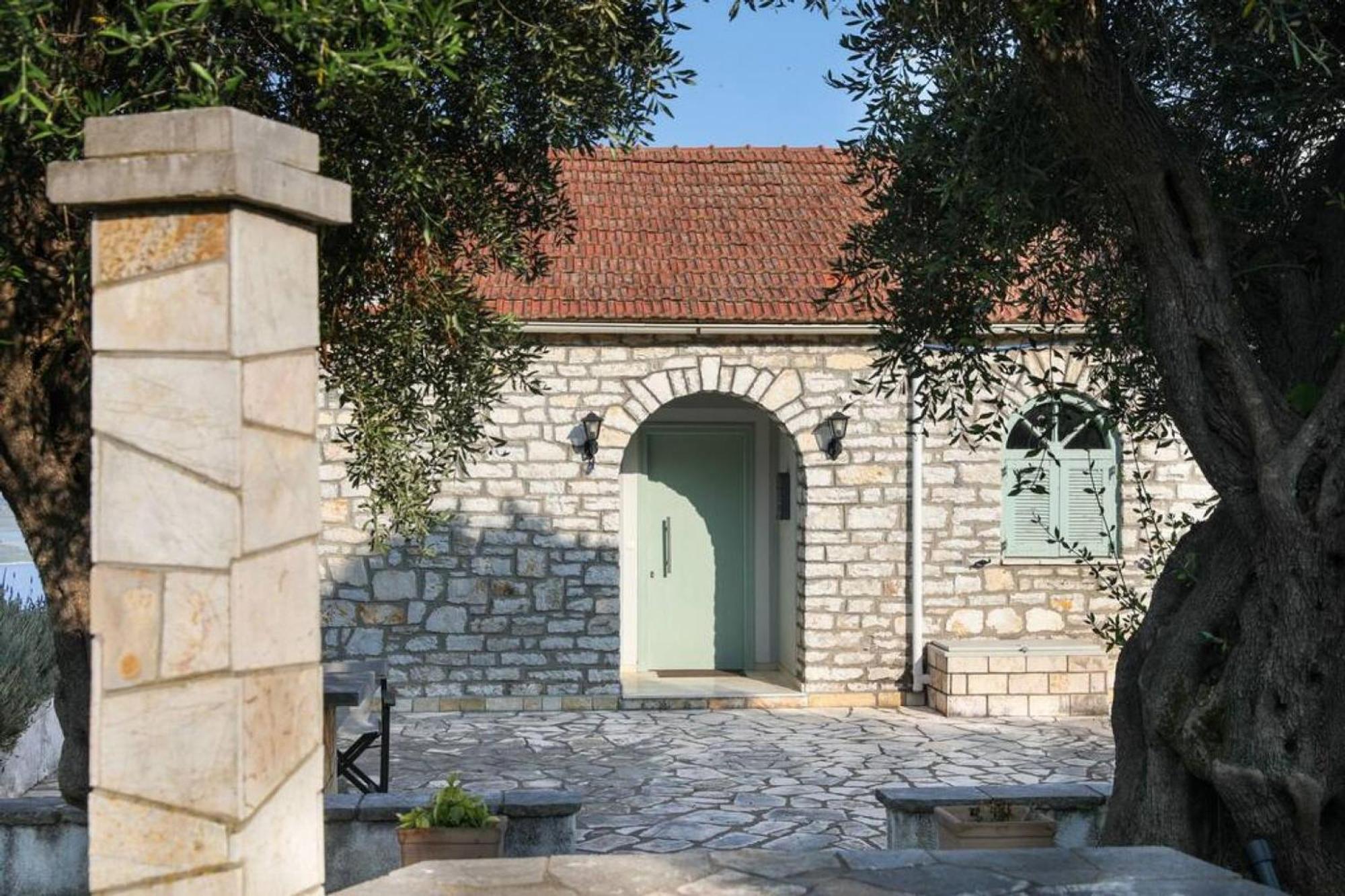 Sinies Stone Cottage - Ne Corfu Agnítsini エクステリア 写真